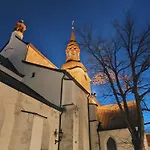 Apartment Rooftop Flat Near Alexander Nevsky Cathedral *
